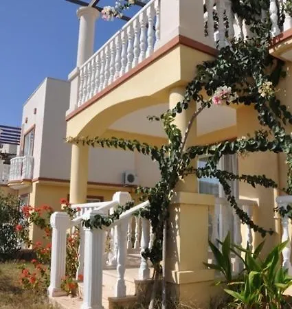 Lakeside Garden Village 빌라 Bogazici