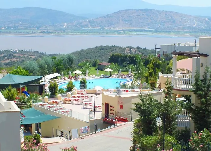 Villa Lakeside Garden Village