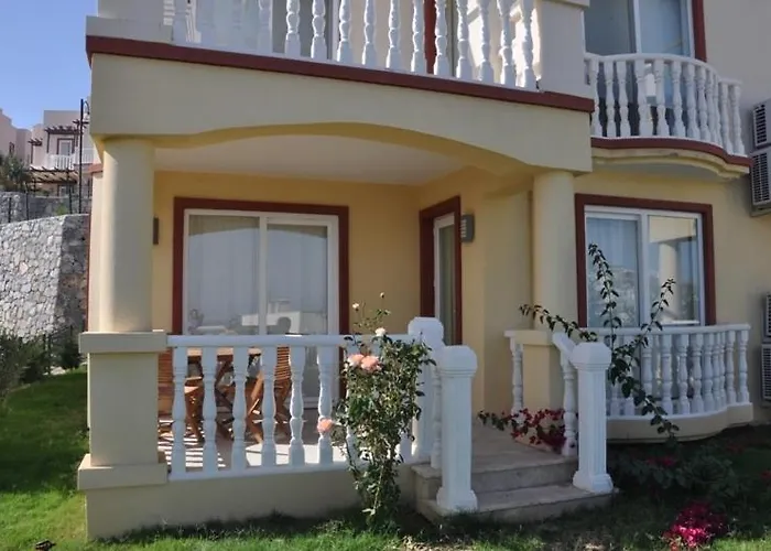 Lakeside Garden Village Villa