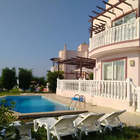 Lakeside Garden Holiday Village *