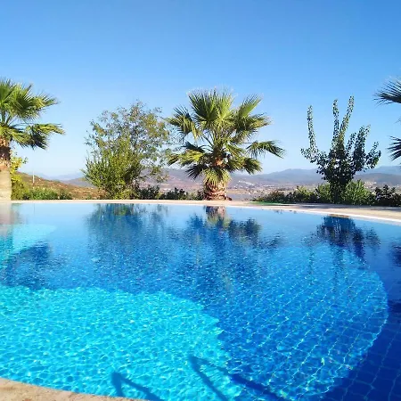Lakeside Garden Village Villa *