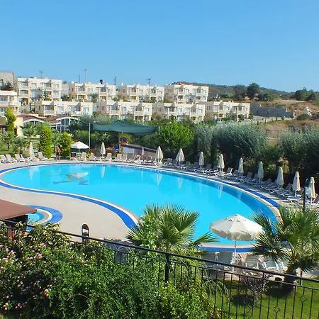 Villa Lakeside Garden Village *