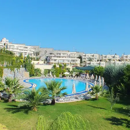 Lakeside Garden Village *