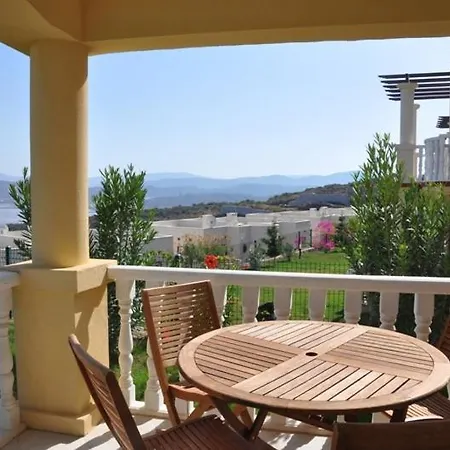 Villa Lakeside Garden Village