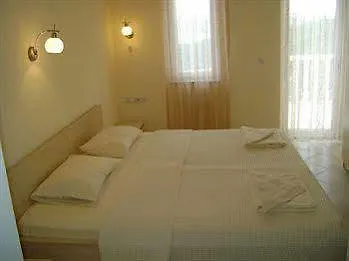 Lakeside Garden Village Villa *