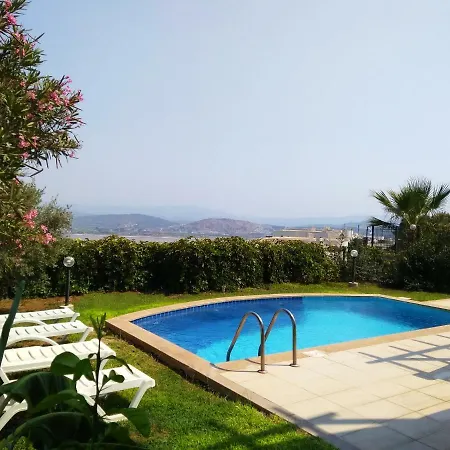Villa Lakeside Garden Village *