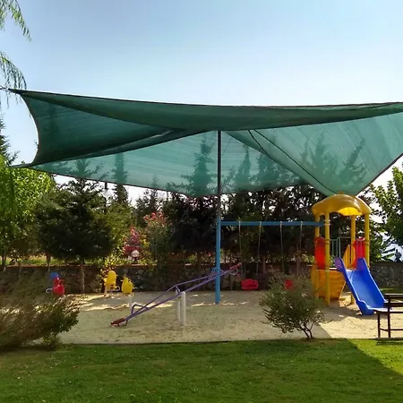 Lakeside Garden Village Villa *