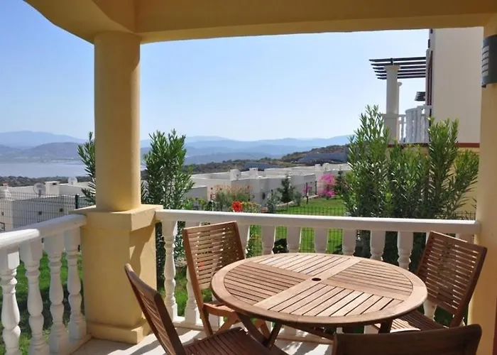 Villa Lakeside Garden Village